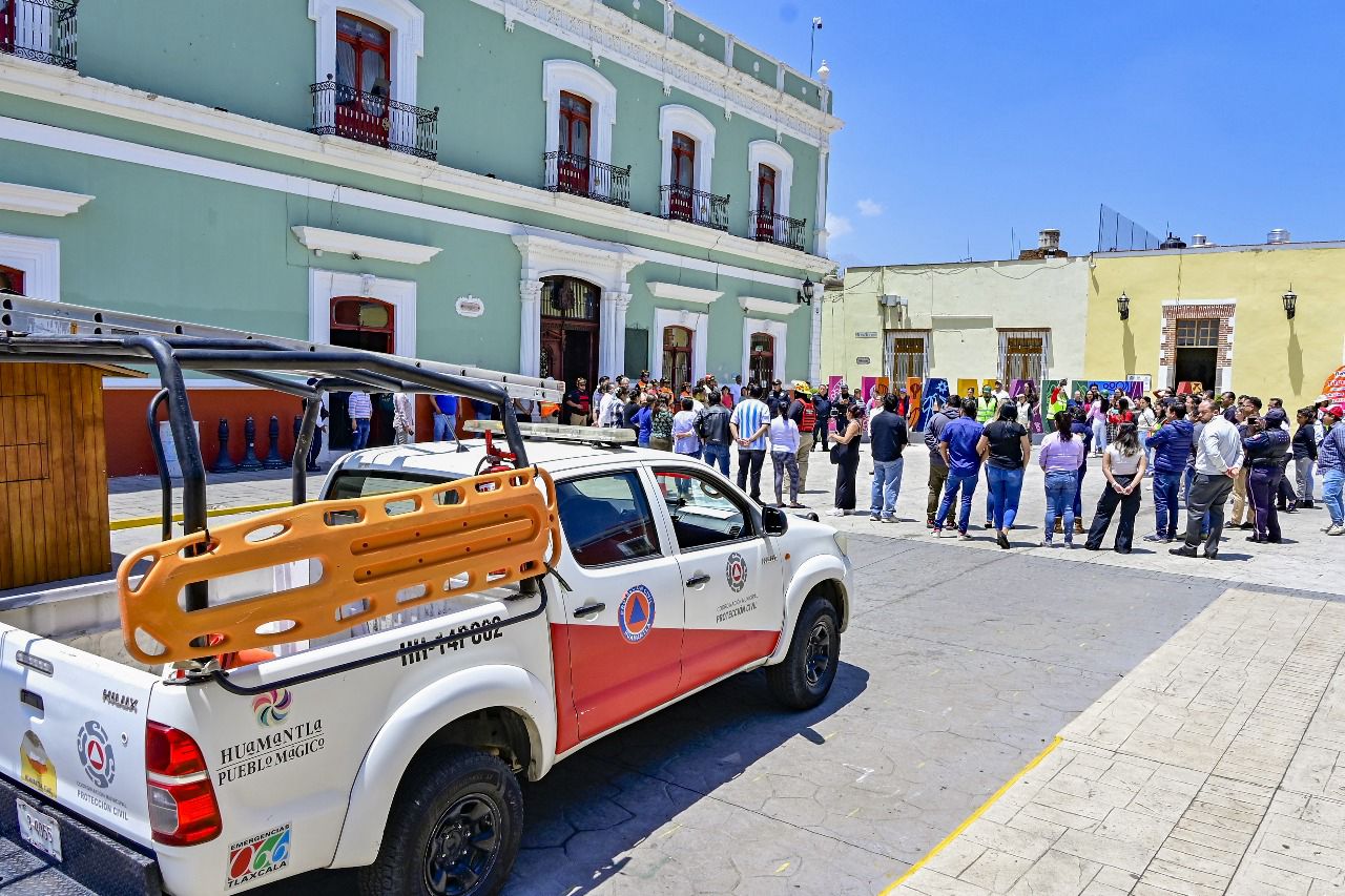 Huamantla pone ejemplo de orden y prevención con participación en Simulacro Nacional 2025